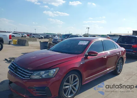2017 Volkswagen Passat 1.8T R-Line z USA, uszkodzony, nr VIN 1VWDT7A33HC046987